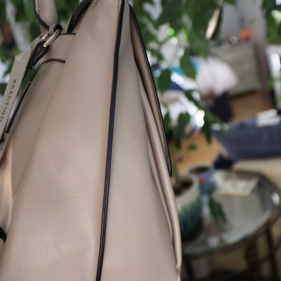 NWT-Reaction Kenneth Cole Back Pack & Wallet Set - Picture 7 of 17